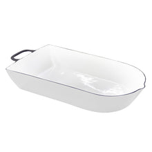 Lade das Bild in den Galerie-Viewer, Ein großer Bräter aus Gusseisen. Der Bräter ist von Gourmetina. Die Innenseite ist weiß emailliert. Die Außenseite ist farbig emailliert.