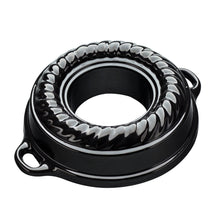 Lade das Bild in den Galerie-Viewer, Eine Kranzkuchenform aus Gusseisen. Die Backform ist von Gourmetina. Die Innenseite ist weiß emailliert. Die Außenseite ist farbig emailliert.